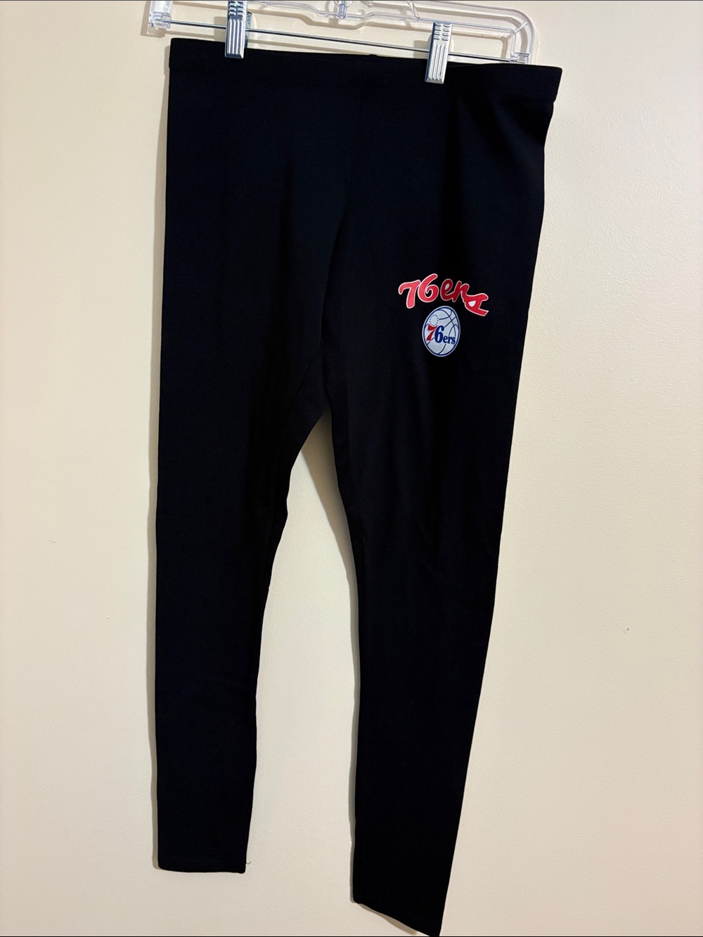 Fanatics Black Leggings with Red & Blue 76ers Logo